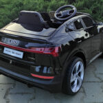 Audi e-trone 4x4 czarny 16