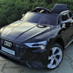 Audi e-trone 4x4 czarny 19